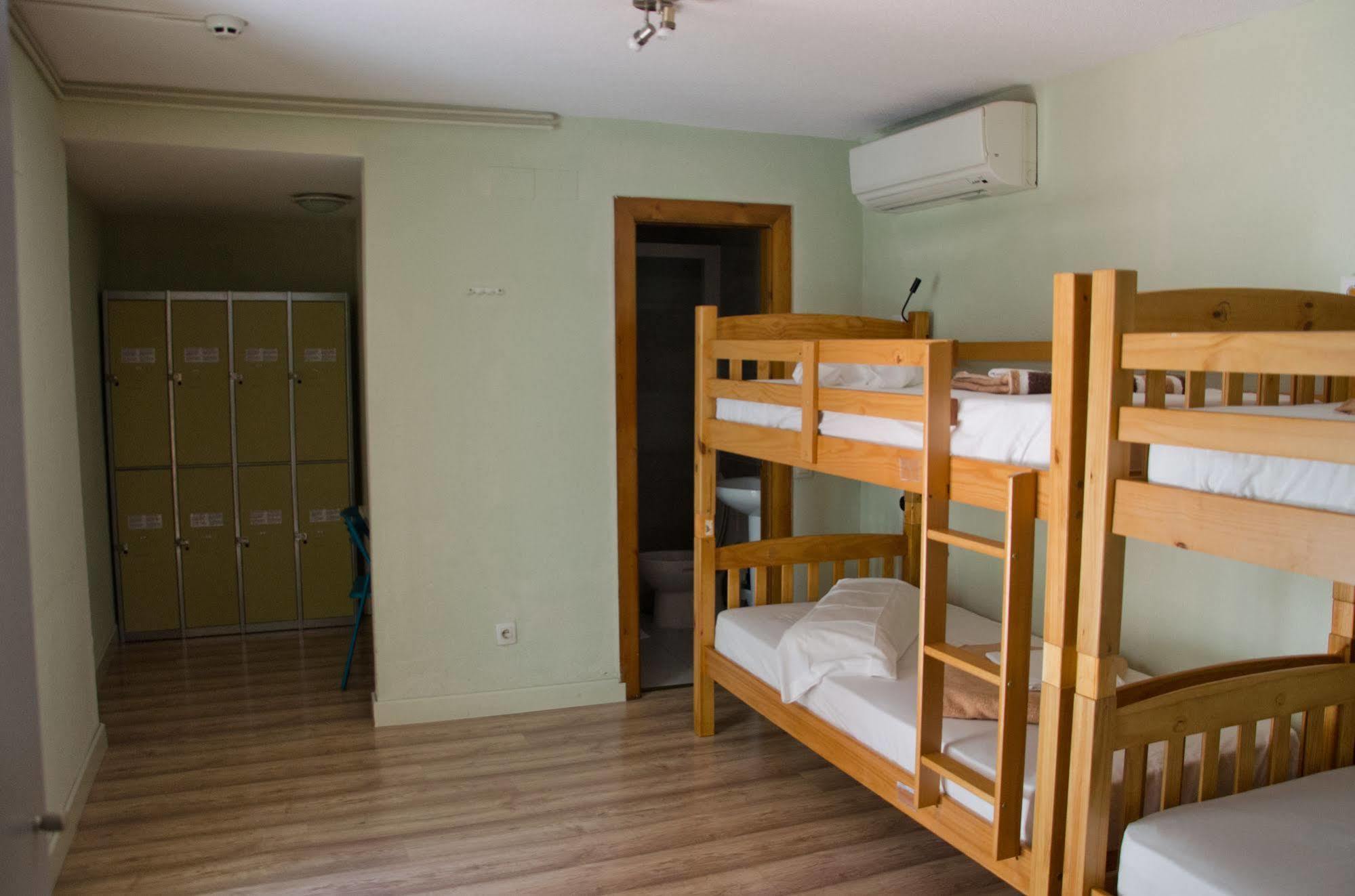 Mad4You Hostel Мадрид Экстерьер фото